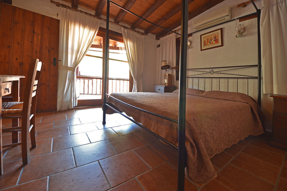 Linos Inn กาโกเปเตรีย ภายนอก รูปภาพ